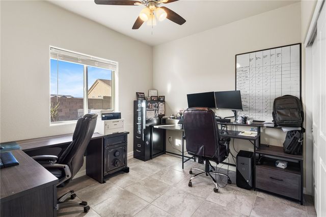 495 S Glen Canyon Road, Golden Valley, AZ 86413