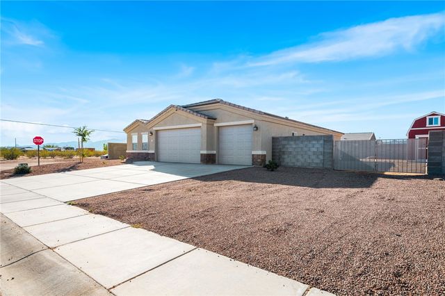 495 S Glen Canyon Road, Golden Valley, AZ 86413
