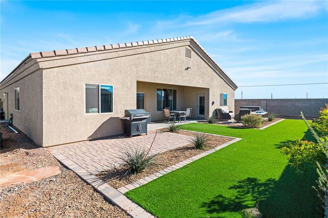 495 S Glen Canyon Road, Golden Valley, AZ 86413