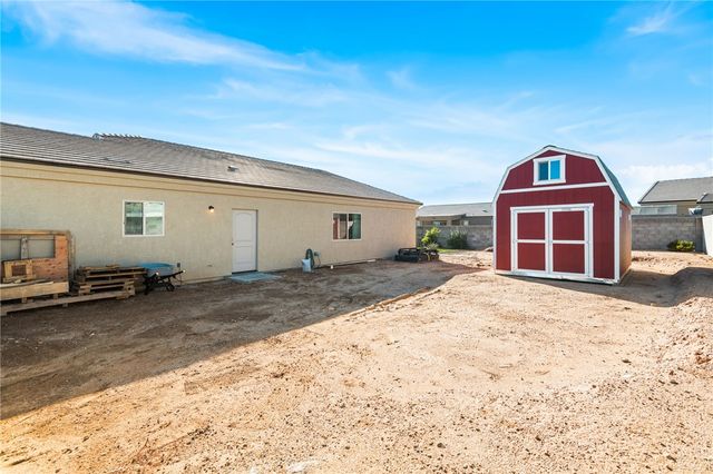 495 S Glen Canyon Road, Golden Valley, AZ 86413