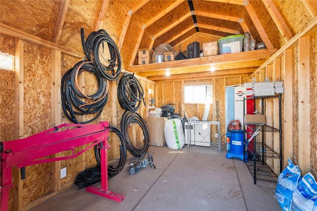 495 S Glen Canyon Road, Golden Valley, AZ 86413