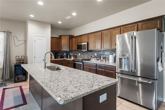 495 S Glen Canyon Road, Golden Valley, AZ 86413