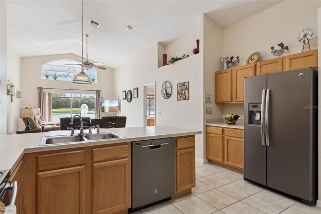 967 LAKE BERKLEY DRIVE, Kissimmee, FL 34746