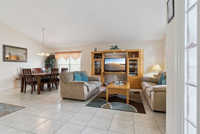 967 LAKE BERKLEY DRIVE, Kissimmee, FL 34746