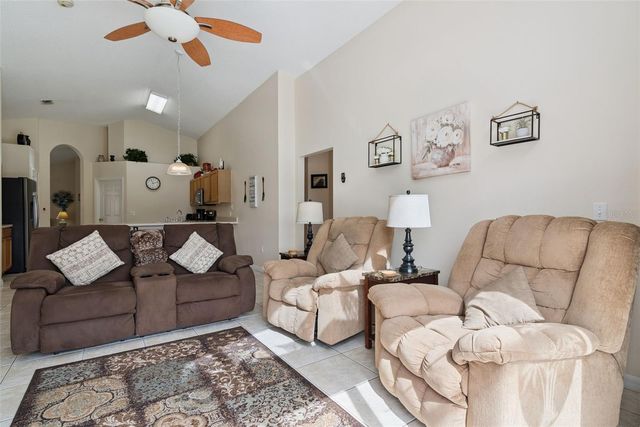 967 LAKE BERKLEY DRIVE, Kissimmee, FL 34746