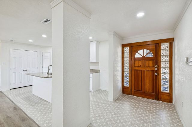 1426 Cape Cod Drive, Dallas, TX 75216