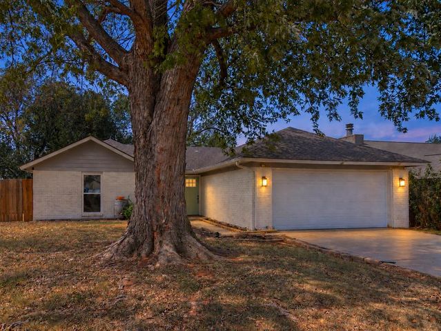 513 Beagle Circle, Edmond, OK 73003