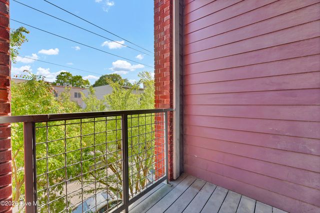 801 N 4th Street Apt 302, Wilmington, NC 28401