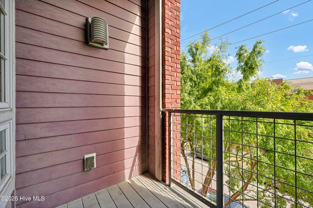 801 N 4th Street Apt 302, Wilmington, NC 28401