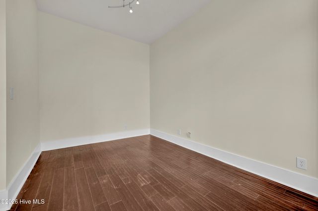 801 N 4th Street Apt 302, Wilmington, NC 28401