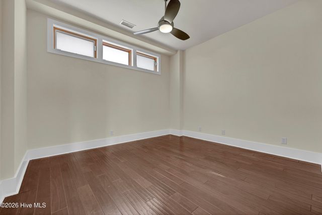 801 N 4th Street Apt 302, Wilmington, NC 28401