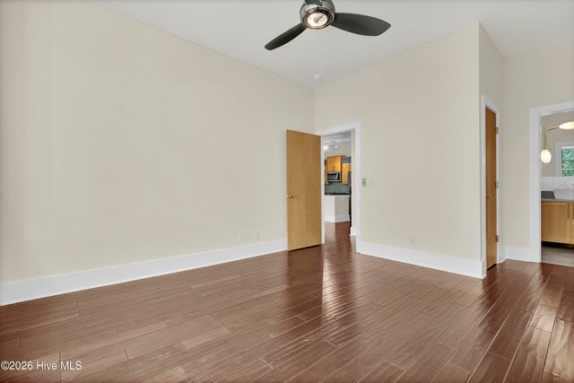 801 N 4th Street Apt 302, Wilmington, NC 28401