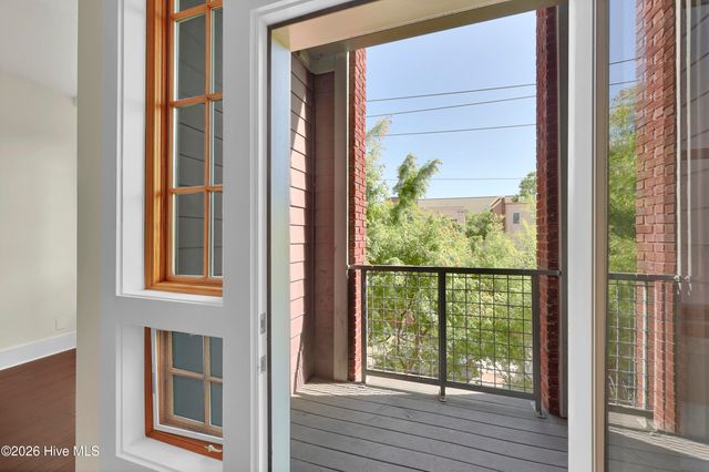 801 N 4th Street Apt 302, Wilmington, NC 28401