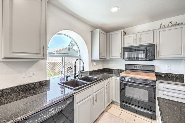 5529 Meridian Rain Street, North Las Vegas, NV 89031