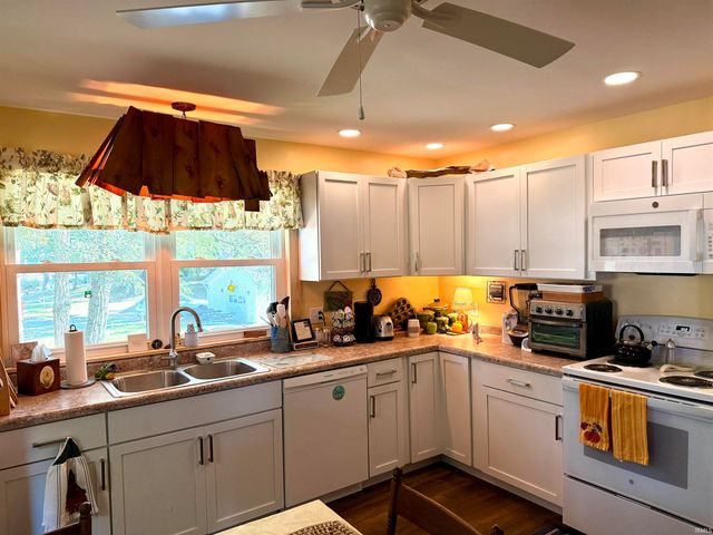 2024 White Creek Drive, Rochester, IN 46975