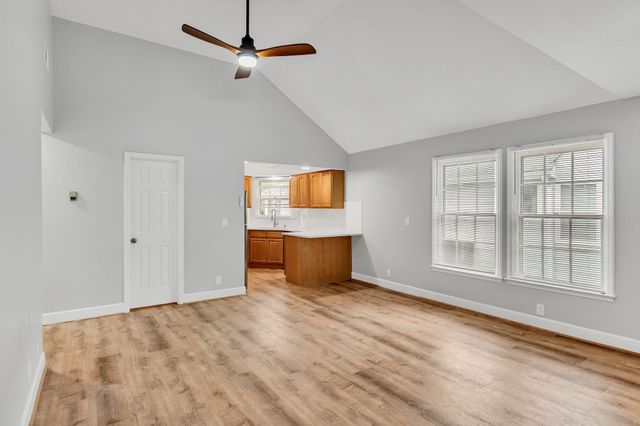 2135 Acklen Ave Apt 10, Nashville, TN 37212