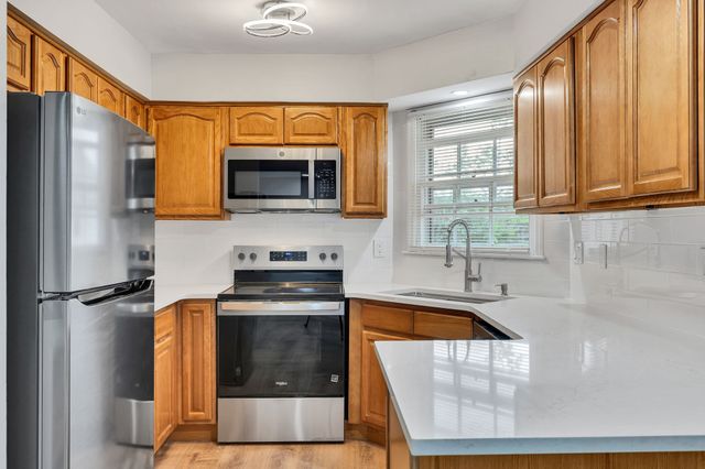 2135 Acklen Ave Apt 10, Nashville, TN 37212