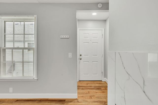2135 Acklen Ave Apt 10, Nashville, TN 37212