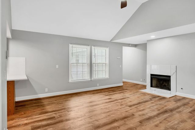 2135 Acklen Ave Apt 10, Nashville, TN 37212