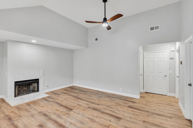 2135 Acklen Ave Apt 10, Nashville, TN 37212