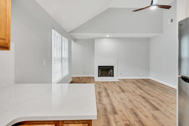 2135 Acklen Ave Apt 10, Nashville, TN 37212