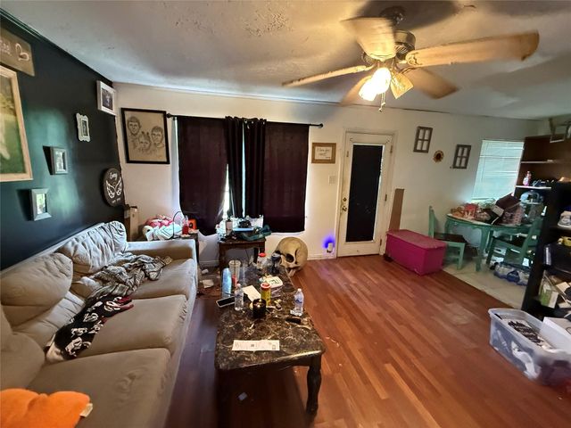 912 Midas Lane, Alvin, TX 77511