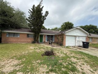 912 Midas Lane, Alvin, TX 77511