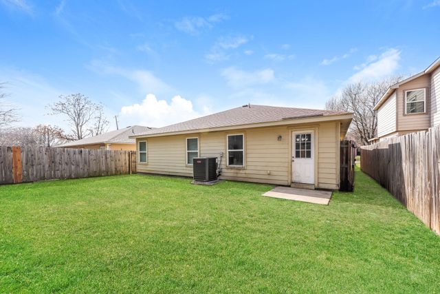 3006 Dusty Oak Drive, Dallas, TX 75227