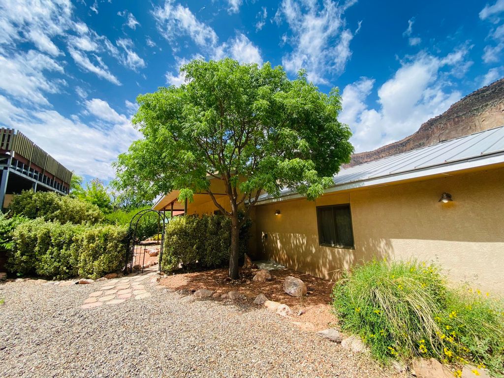 Image 11 of property listing at 16441 Highway 4, Jemez Springs, NM 87025