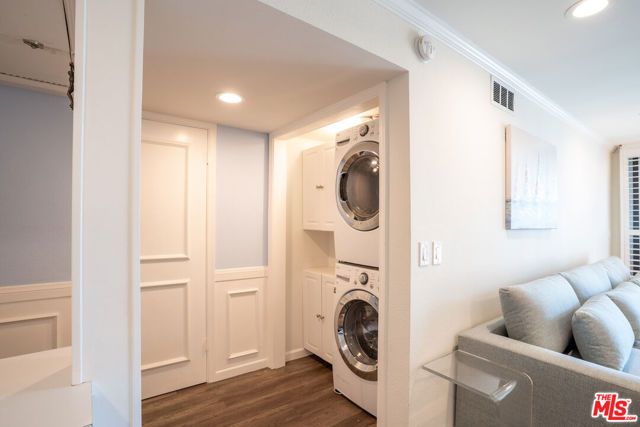 8145 Redlands Street 205, Playa Del Rey (los Angeles), CA 90293