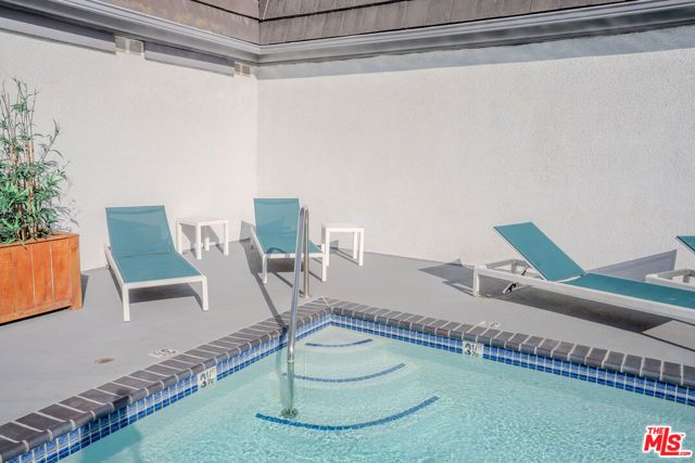 8145 Redlands Street 205, Playa Del Rey (los Angeles), CA 90293