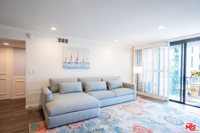 8145 Redlands Street 205, Playa Del Rey (los Angeles), CA 90293