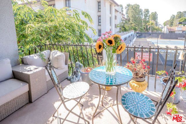 8145 Redlands Street 205, Playa Del Rey (los Angeles), CA 90293