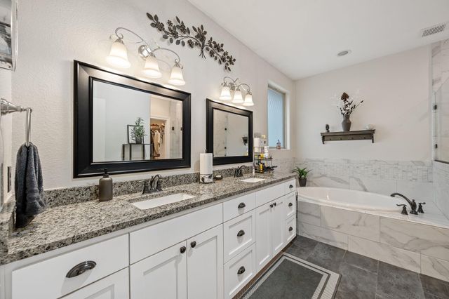 416 Venture BLVD S, Point Venture, TX 78645