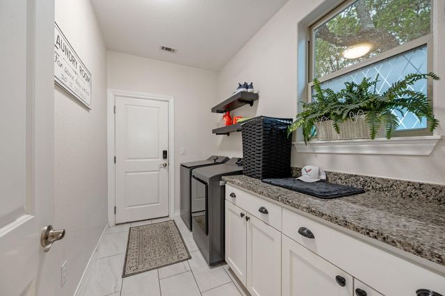 416 Venture BLVD S, Point Venture, TX 78645