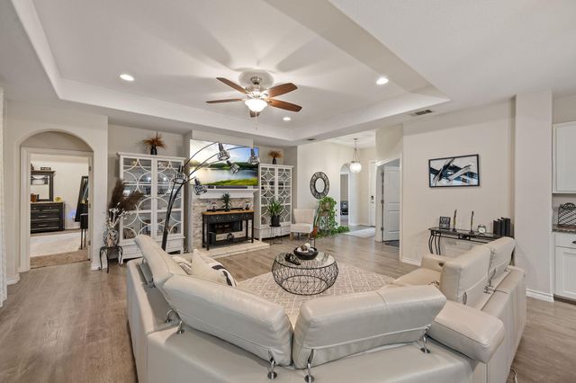 416 Venture BLVD S, Point Venture, TX 78645