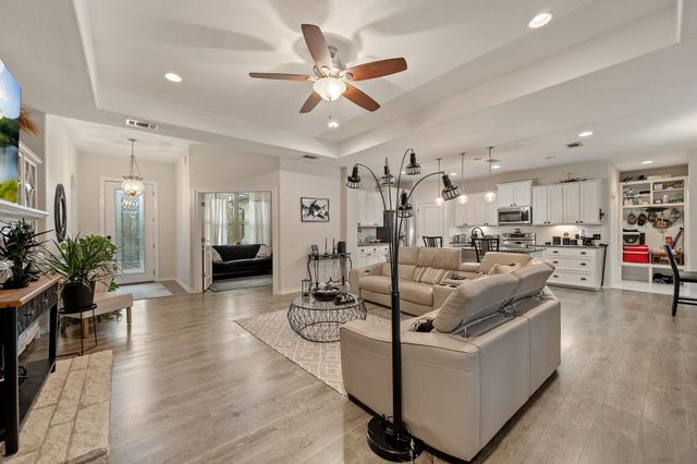 416 Venture BLVD S, Point Venture, TX 78645