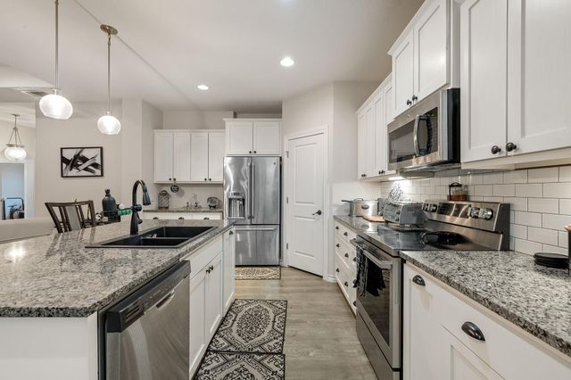 416 Venture BLVD S, Point Venture, TX 78645