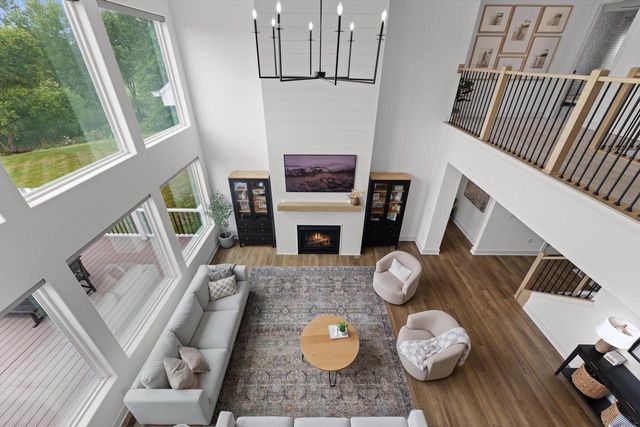 N42W22777 London COURT, Pewaukee, WI 53072