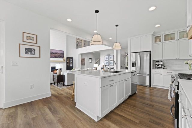N42W22777 London COURT, Pewaukee, WI 53072