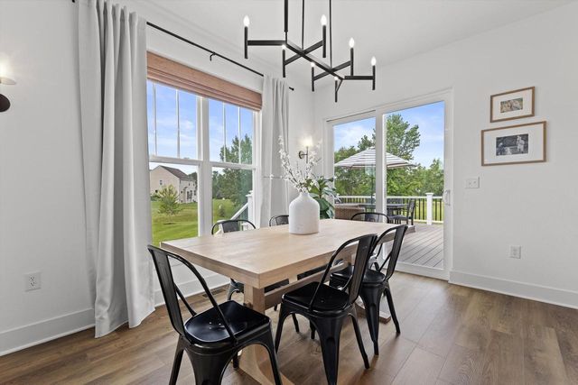 N42W22777 London COURT, Pewaukee, WI 53072