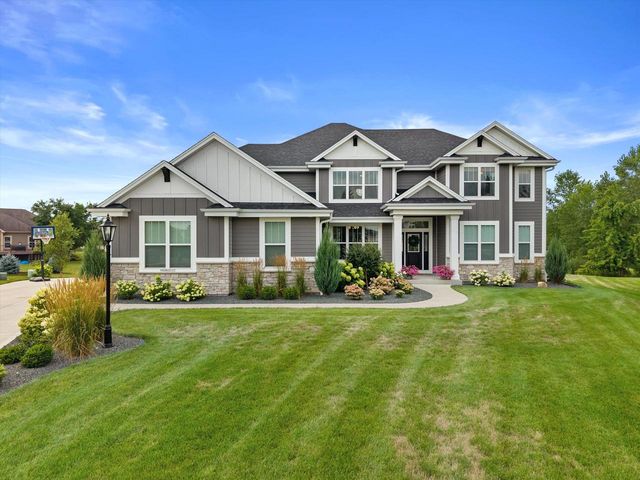 N42W22777 London COURT, Pewaukee, WI 53072