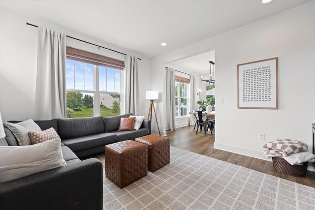 N42W22777 London COURT, Pewaukee, WI 53072