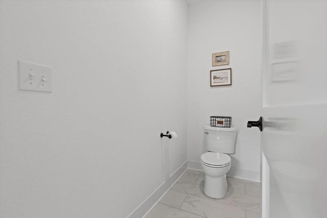 N42W22777 London COURT, Pewaukee, WI 53072