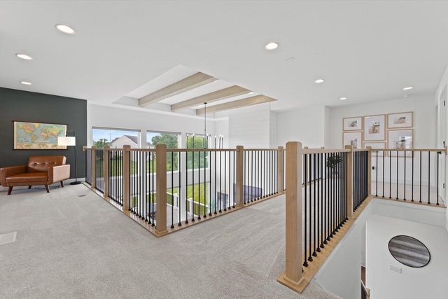 N42W22777 London COURT, Pewaukee, WI 53072
