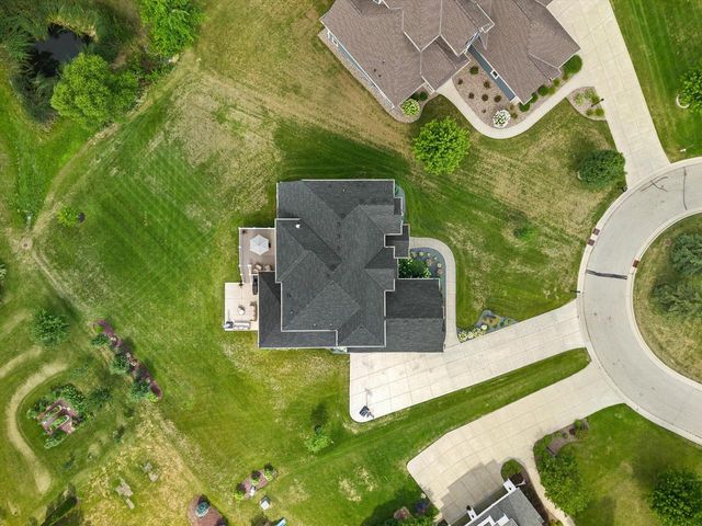 N42W22777 London COURT, Pewaukee, WI 53072