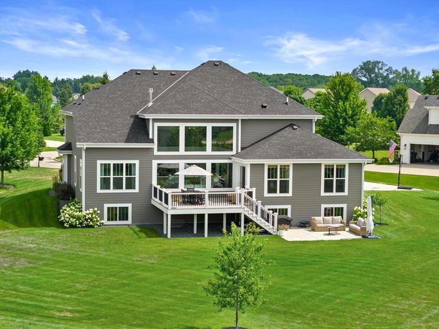 N42W22777 London COURT, Pewaukee, WI 53072