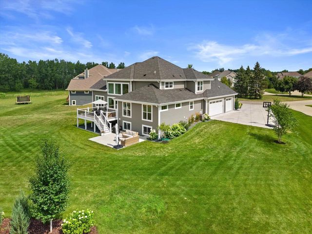 N42W22777 London COURT, Pewaukee, WI 53072