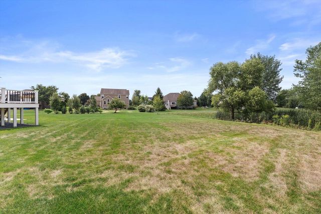 N42W22777 London COURT, Pewaukee, WI 53072
