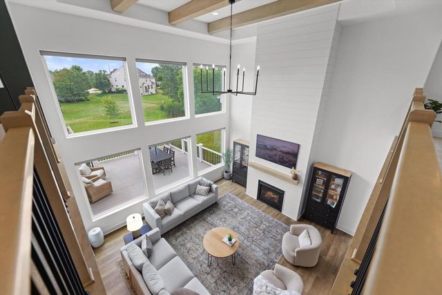 N42W22777 London COURT, Pewaukee, WI 53072